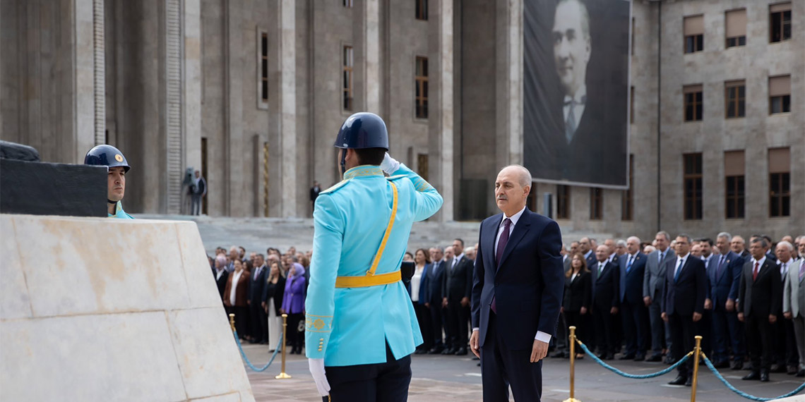 Türkiye Büyük Millet Meclisi'nde (TBMM), 28'inci dönem 2'nci yasama yılı faaliyetleri başladı.