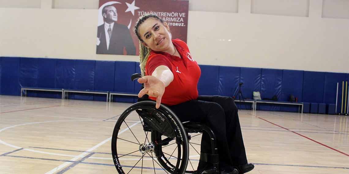 Türkiye Dans Sporları Federasyonu milli takım para dans ekibi, Slovakya'dan 5 madalyayla döndü. Milli takım antrenörü Gazi Umdu, "Hedefimiz Dünya Şampiyonası'nda ilk 3 sıralamayı almak. Sporcularımız çok iyi, bence madalya, birincilik ve kupayla geri döneceğimizi düşünüyorum" dedi.