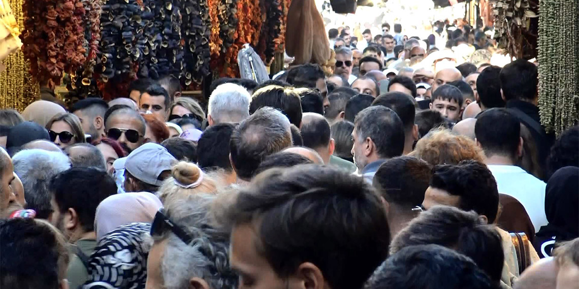 Mısır Çarşısı'nda izdiham