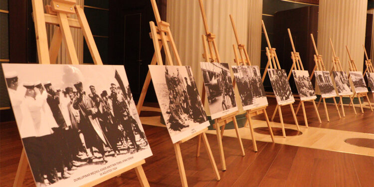 Cumhuriyet'in 100'üncü yılına özel fotoğraf sergisi