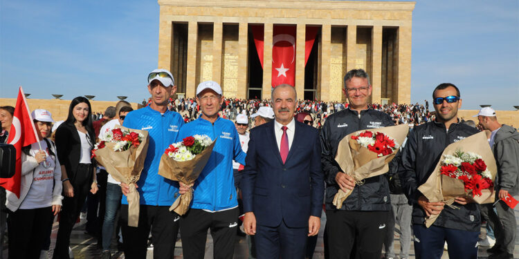 'Mütareke'den Cumhuriyet'e 100'üncü Yıl Meşalesi' Anıtkabir'de