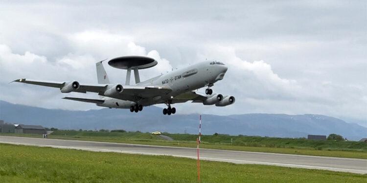 Litvanya'ya gözetim uçakları gönderiliyor