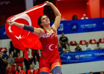 Türk kadınının gücünü göstermeye devam edeceğim