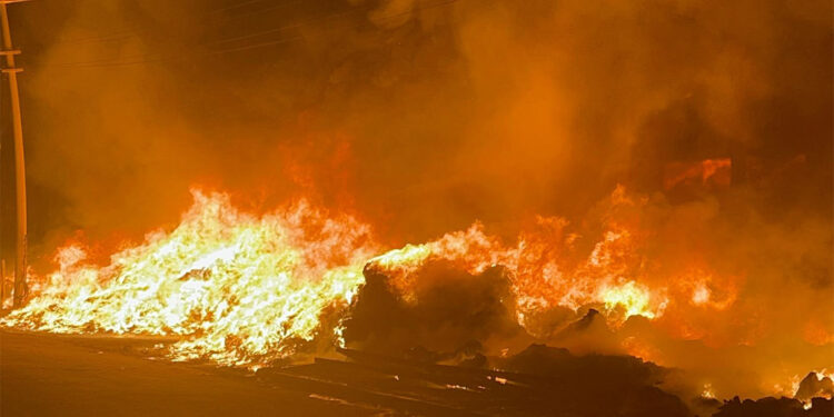 Niğde'de geri dönüşüm tesisinde yangın
