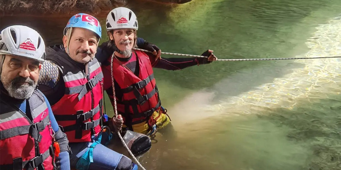 Karaçay Vadisi'nde 19 şelale keşfedildi