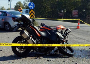 Otomobil ile çarpışan motosikletteki çift öldü
