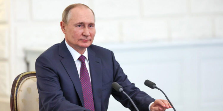 Putin, Çin Halk Cumhuriyeti'nin 74'üncü yıldönümünü kutladı