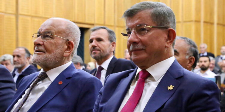 Saadet ve Gelecek Partisi ilk grup toplantısını yaptı