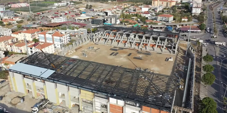 Somaspor'un kullanacağı yeni stad inşaatı sürüyor
