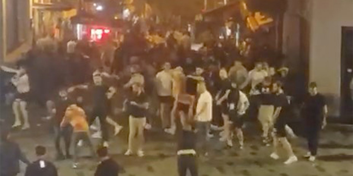 Taksim'de Bayern Münih taraftarları olay çıkardı