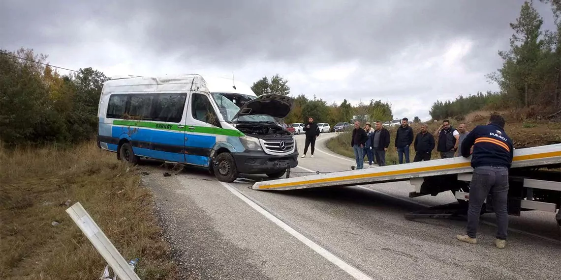 Tekirdağ'da yolcu minibüsü devrildi: 16 yaralı