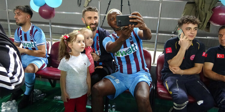 Trabzonspor efsaneleri 100'üncü yıl turnuvasında buluştu