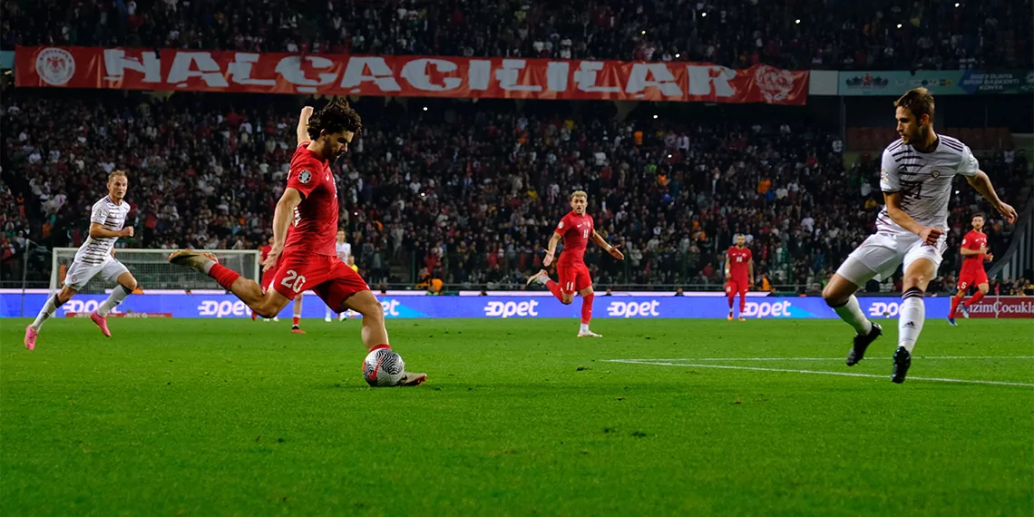 A milli futbol takımı için siyasiler tebrik mesajları yayımladı