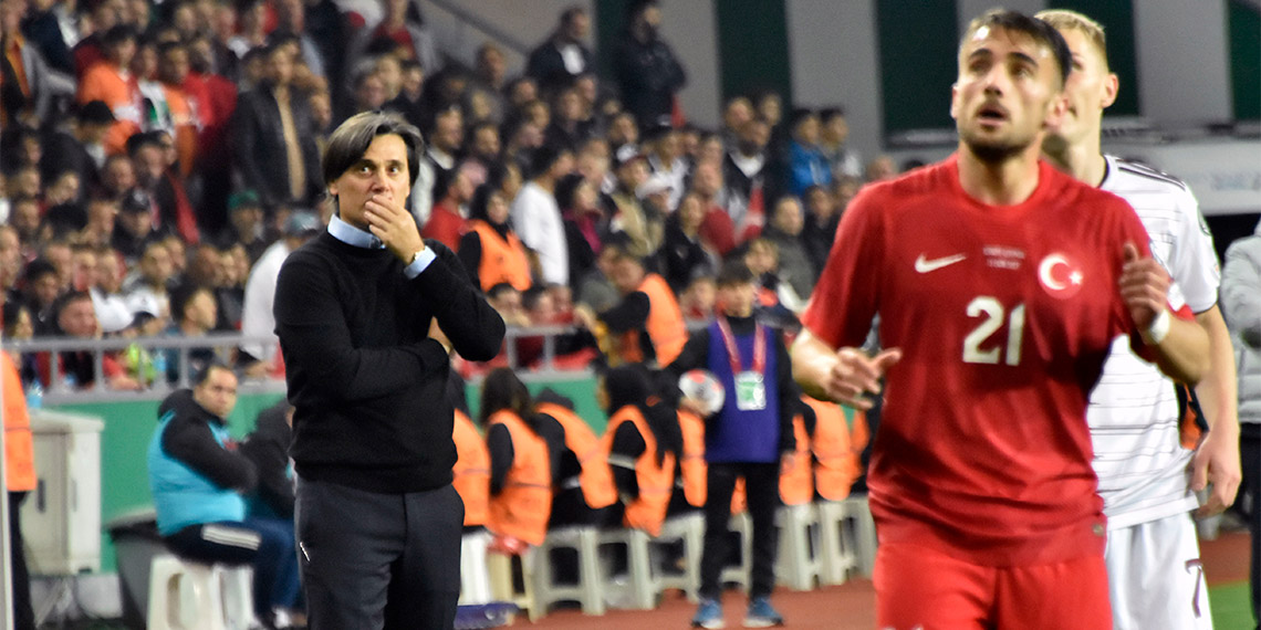 A Milli Futbol Takımı, tarihinde ilk defa yabancı bir teknik direktörle Avrupa Şampiyonası biletini aldı. 6’ncı kez şampiyonaya katılacak Ay-yıldızlıların yeni teknik direktörü Vincenzo Montella, bu başarısıyla tarihe geçti.