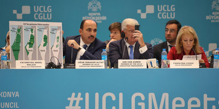 Gazze'de binlerce çocuk öldürülüyor