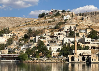 Ucube otel 23 saniyede yıkıldı