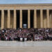 Uğur Okulları Cumhuriyetin 100'üncü yılı nedeniyle Anıtkabir’i ziyaret etti