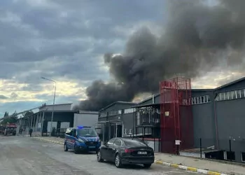 Uşak'ta iplik fabrikasında yangın