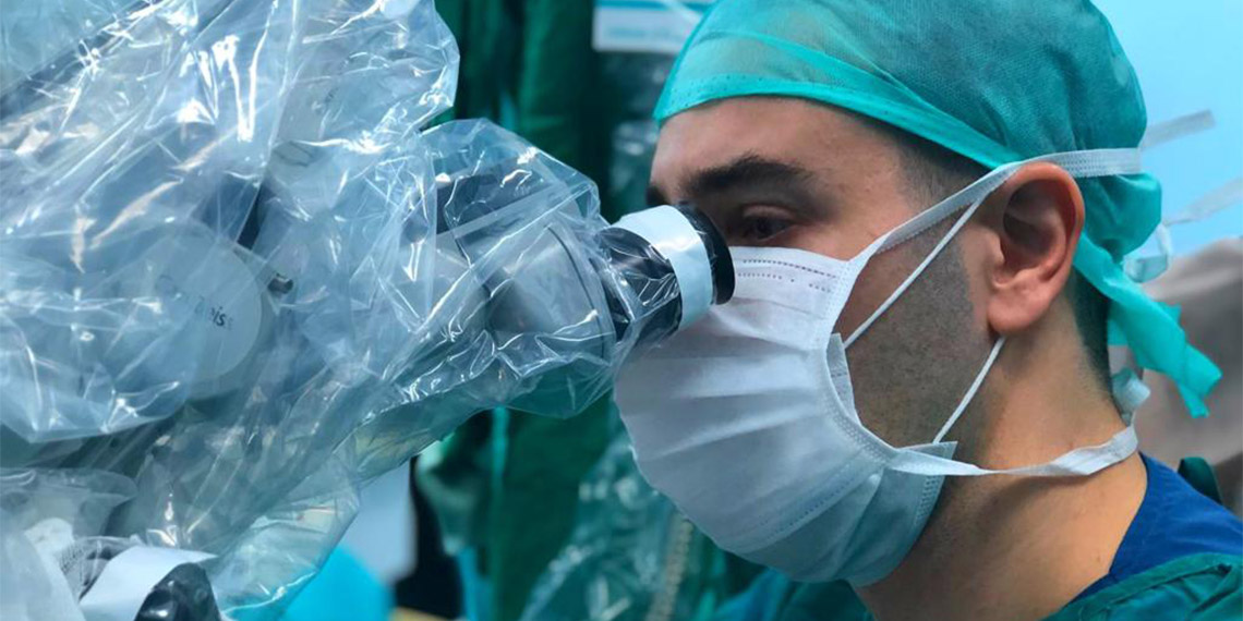 Kulak, Burun, Boğaz Uzmanı Op. Dr. Coşkun Özdemir, burun dolgusu yaptıranların görme yetisini kaybetme riskiyle karşı karşıya kalabileceğini söyledi.