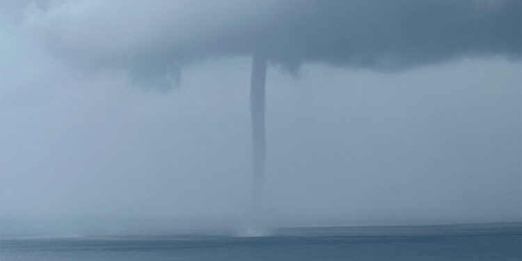 Van Gölü'nde hortum