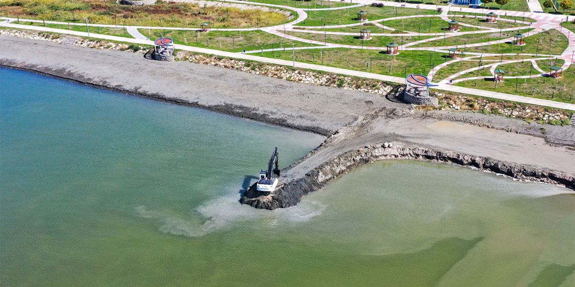 Van Gölü'nden 1 milyon 365 bin metreküp dip çamuru çıkartıldı