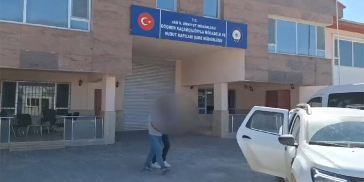 Van'da göçmen kaçakçılığı operasyonu; 2 tutuklama
