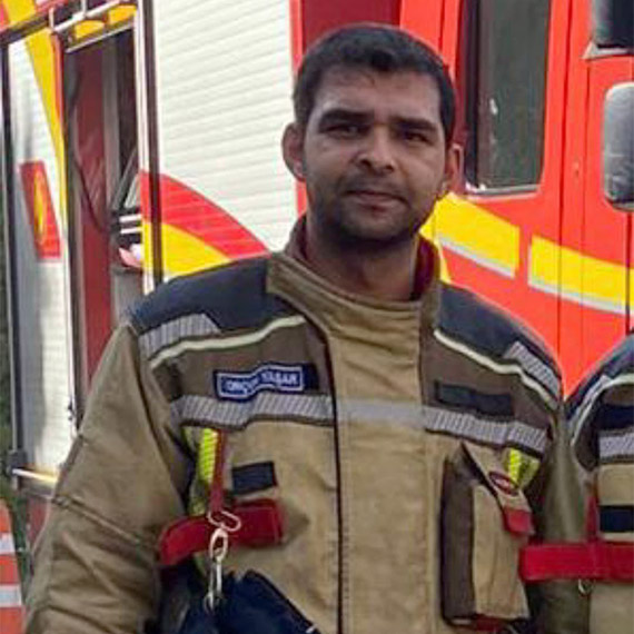 Yangında dumandan etkilenen itfaiye erlerinden biri daha hayatını kaybetti