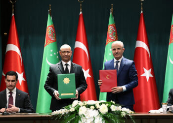 YÖK ve Türkmenistan arasında ortak diploma anlaşması