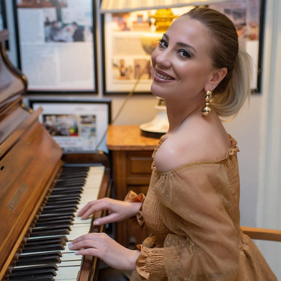 ‘Ritüel Kraliçesi’ Nazlı Baç ile röportaj