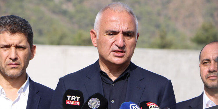 2023'te Antalya'ya rekor sayıda turist girişi sağlanacak