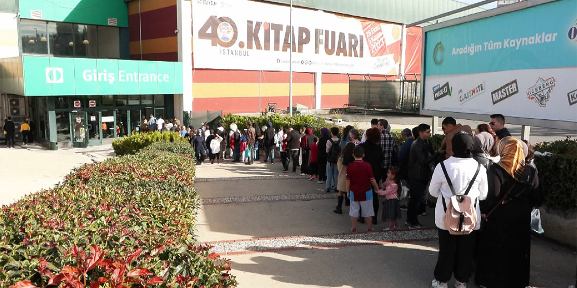 40'ıncı TÜYAP Uluslararası Kitap Fuarı'nda son gün yoğunluğu