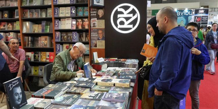 40'ıncı TÜYAP Uluslararası Kitap Fuarı'nda son gün yoğunluğu