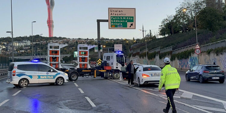 45. İstanbul Maratonu başladı, yollar trafiğe kapandı