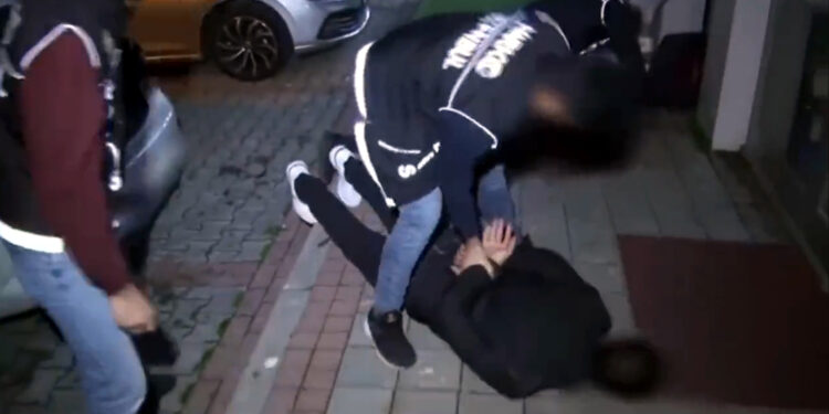 Narkogüç-36 Operasyonu'nda 13 şüpheli yakalandı