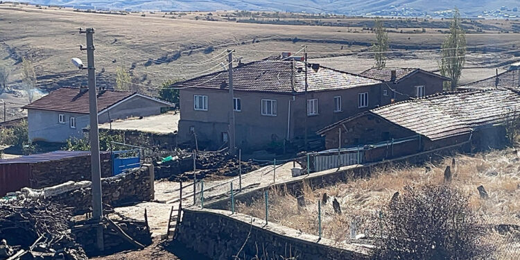 Afyon'da sobadan zehirlenen 2 kardeş öldü