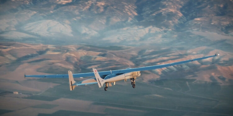 Aksungur SİHA, 30 bin feet'lik yüksekliğe yerli motorla çıktı