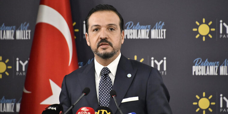 Anayasa değişikliği adımının parçası olmayacağız