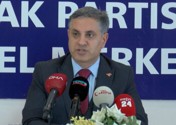 Anayasa değişikliğine sonuna kadar destek vereceğiz