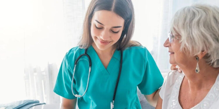 Ankara'da 50 bin kişiye evde sağlık hizmeti veriliyor