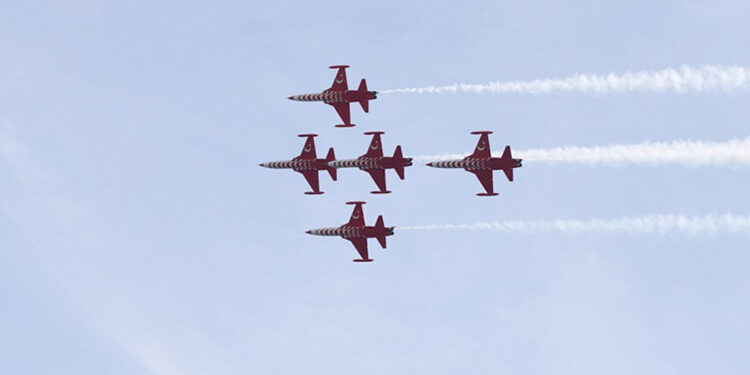 Antalya’da Ata'ya Saygı Uçuşu yapıldı