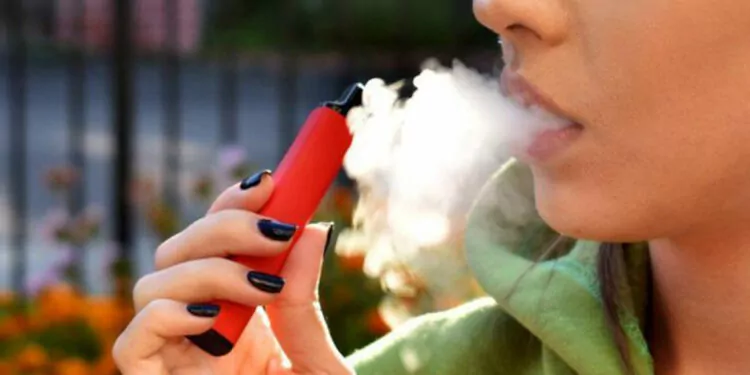Avustralya, elektronik sigara ithalatını yasaklıyor