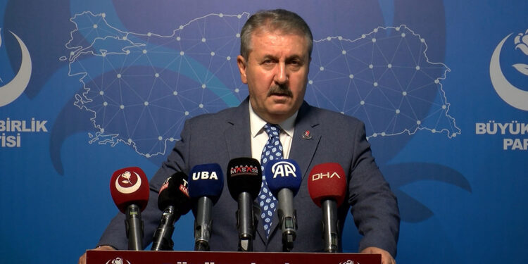 BBP lideri Destici: 50+1 tartışmaya kapalı olmalı