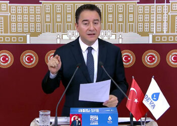 Babacan: Anayasa için bizden destek beklemeyin