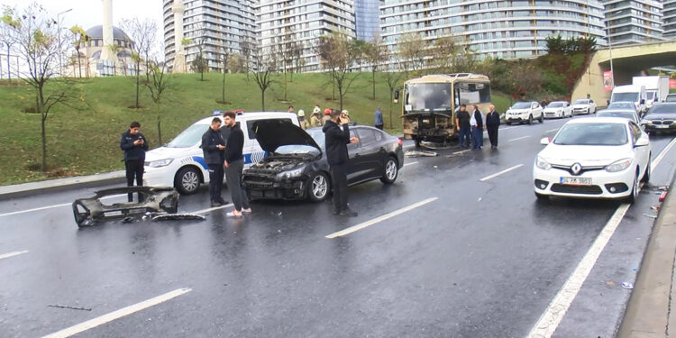 Bağcılar'da zincirleme kaza: 9 yaralı