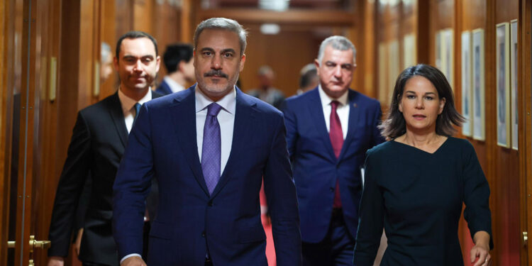 Bakan Fidan Alman ve Ukraynalı mevkidaşlarıyla görüştü