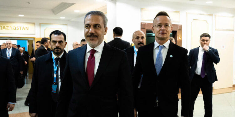 Bakan Fidan, Macaristan Dışişleri Bakanı ile görüştü