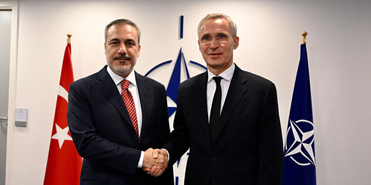 Bakan Fidan NATO Genel Sekreteri Stoltenberg ile görüştüBakan Fidan NATO Genel Sekreteri Stoltenberg ile görüştü