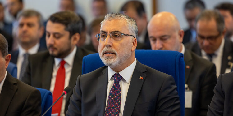 Bakan Işıkhan'dan '2024 yılı asgari ücreti' açıklaması