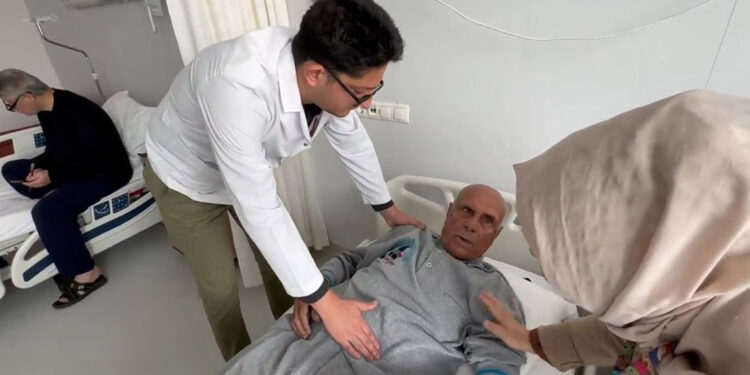 Bakan Koca: Gazzeli 26 hastaya kanser teşhisi kondu 