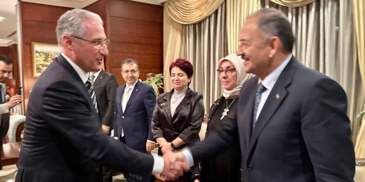 Bakan Özhaseki Azerbaycan’da